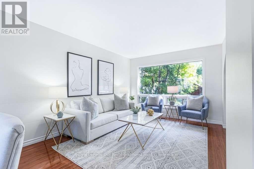 7 Midland Avenue, Toronto (Cliffcrest), ON - Indoor Photo Showing Living Room