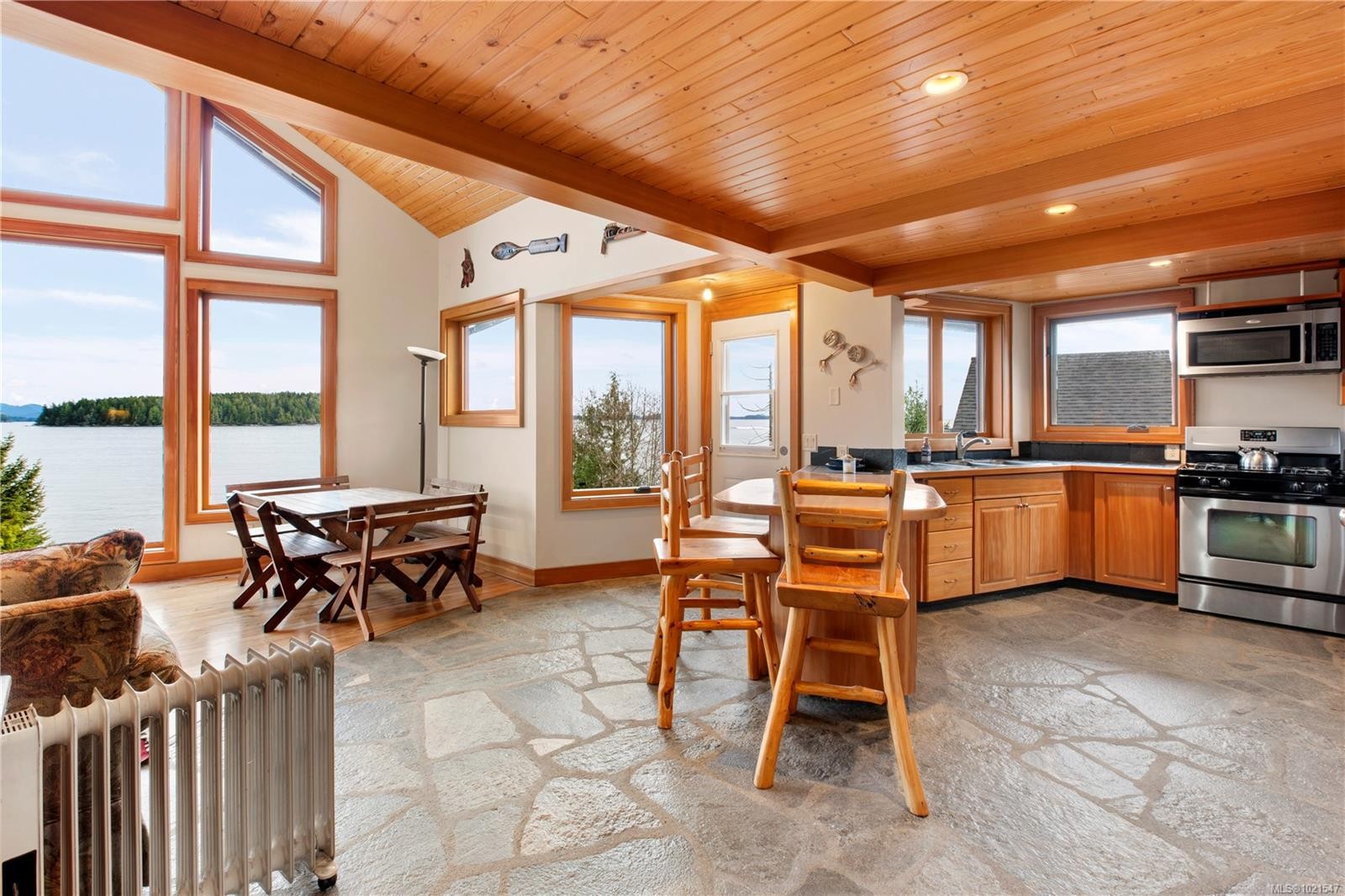 1062 5Th Ave, Ucluelet, BC