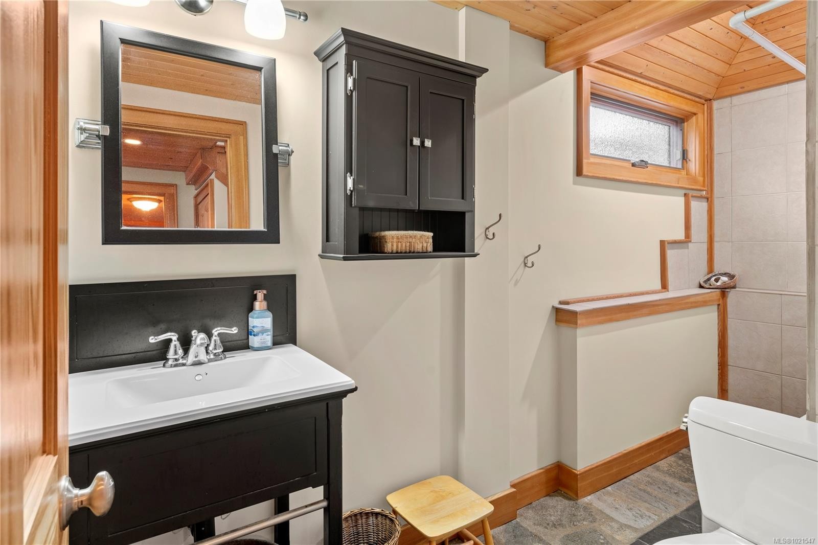 1062 5Th Ave, Ucluelet, BC