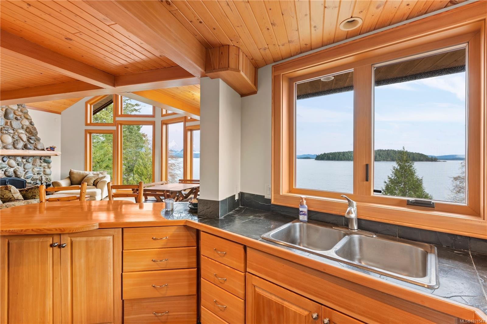 1062 5Th Ave, Ucluelet, BC