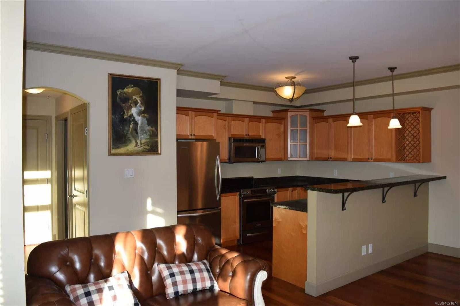 309-1620 Mckenzie Ave, Saanich, BC - Indoor Photo Showing Kitchen