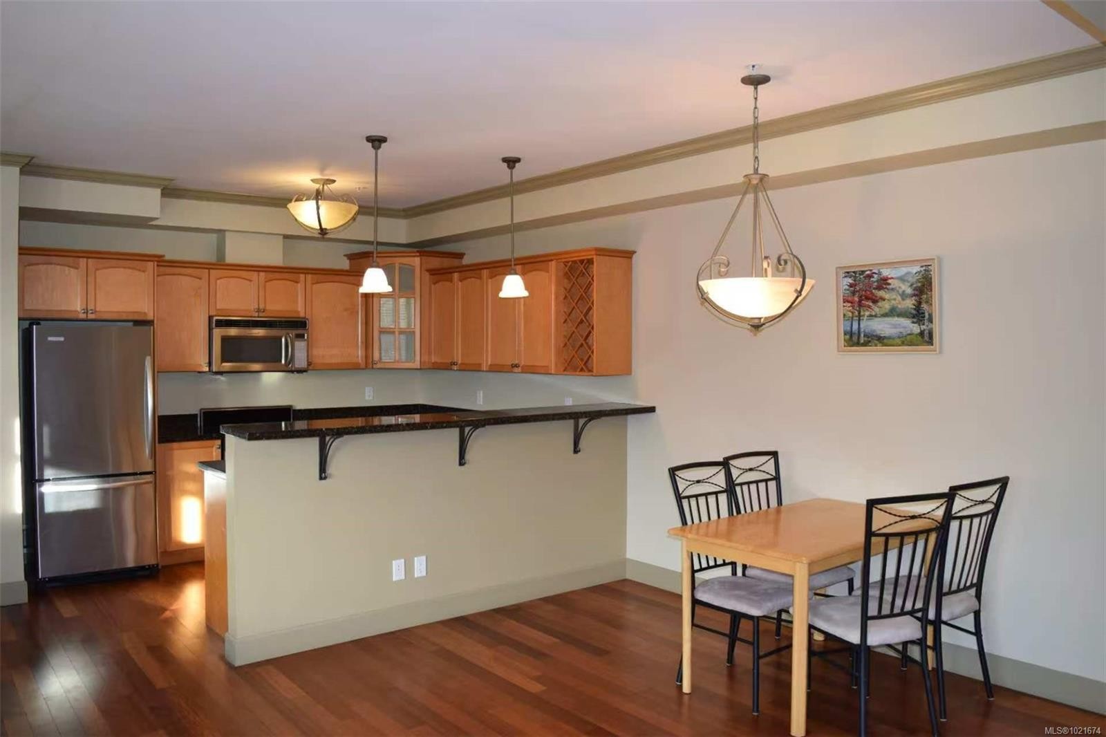 309-1620 Mckenzie Ave, Saanich, BC - Indoor