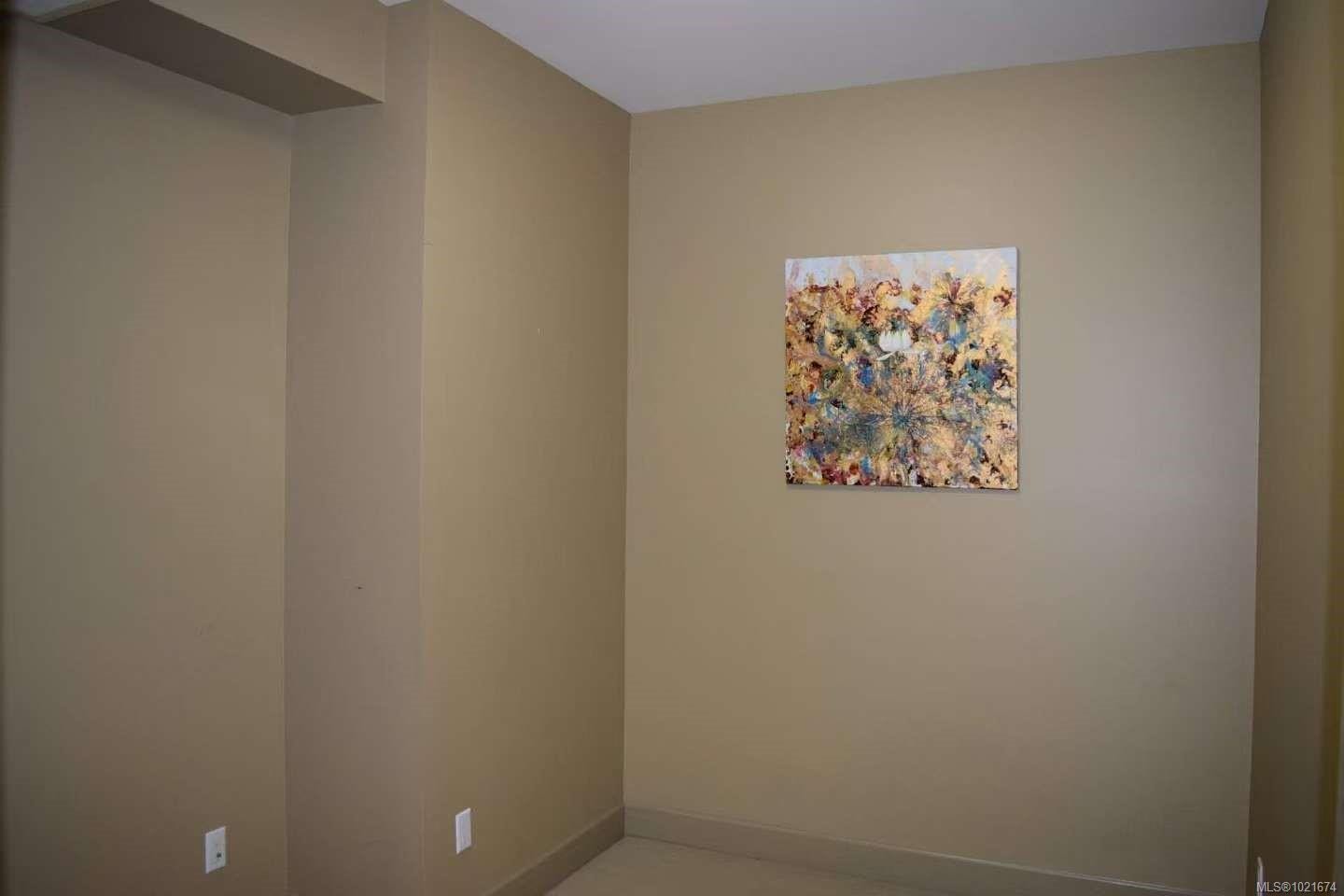 309-1620 Mckenzie Ave, Saanich, BC - Indoor Photo Showing Other Room