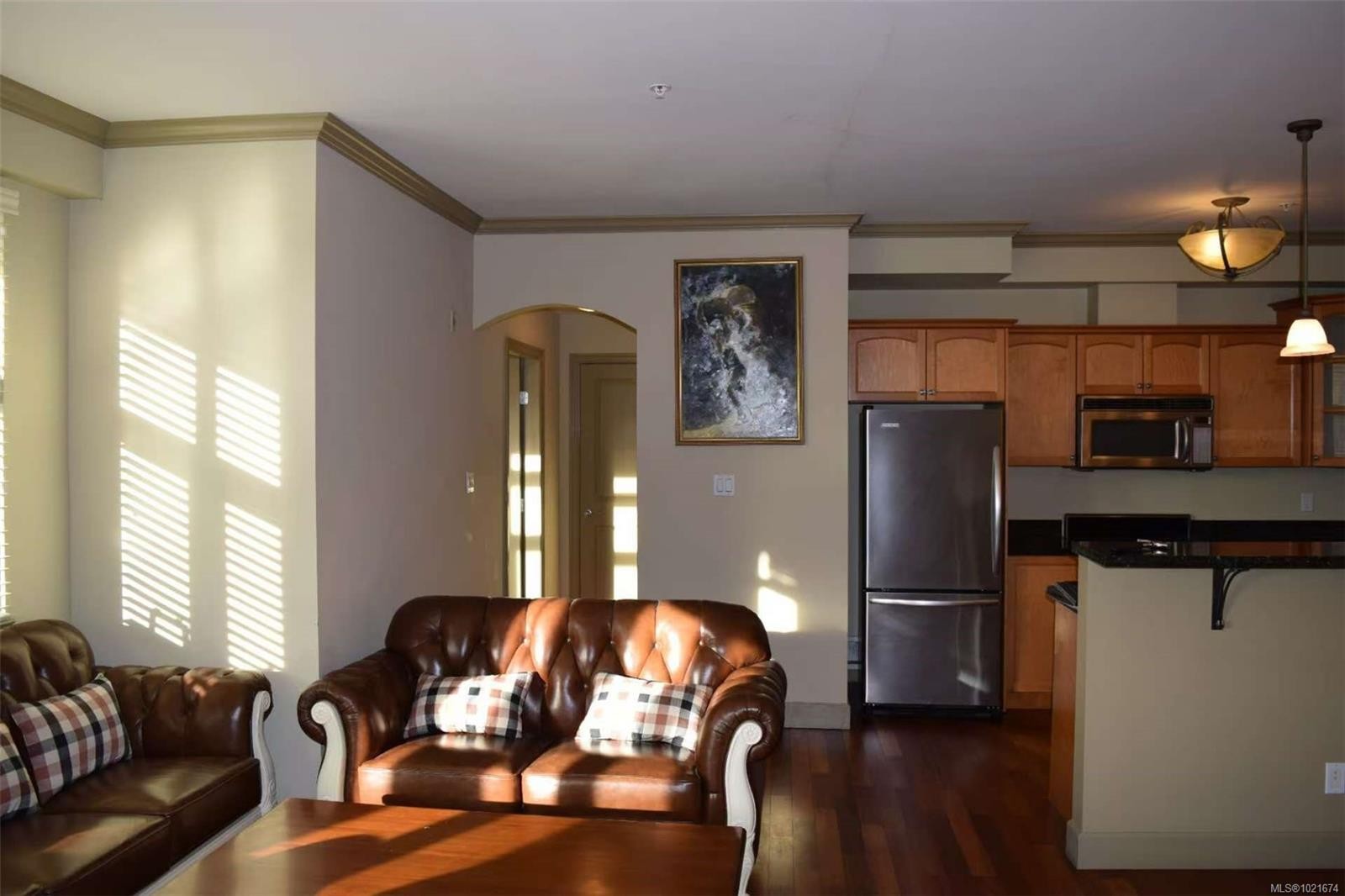 309-1620 Mckenzie Ave, Saanich, BC - Indoor