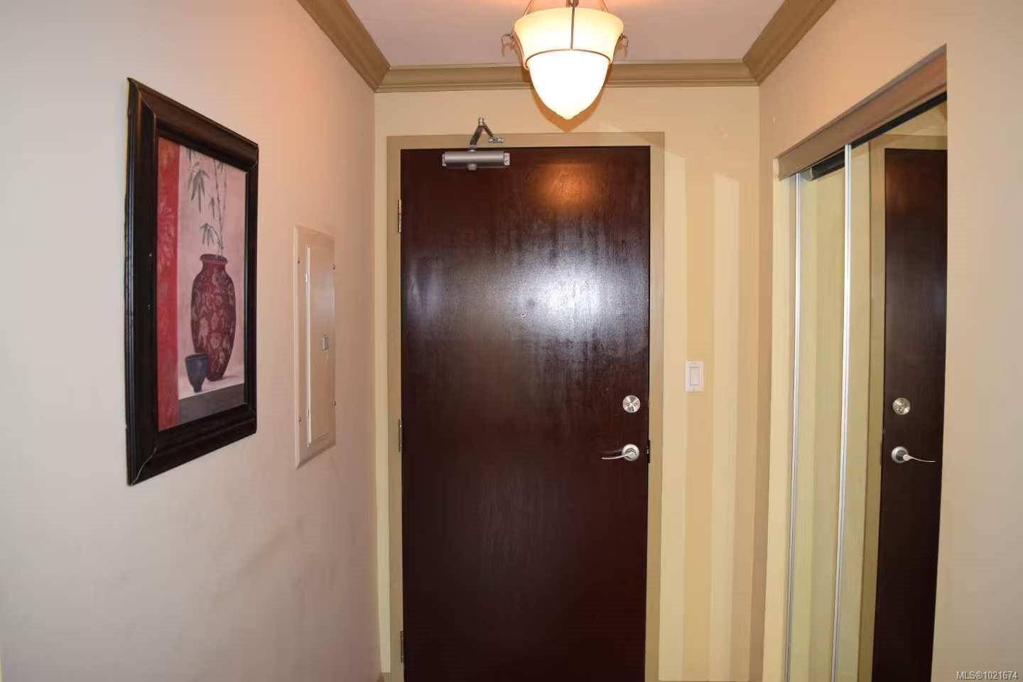 309-1620 Mckenzie Ave, Saanich, BC - Indoor Photo Showing Other Room