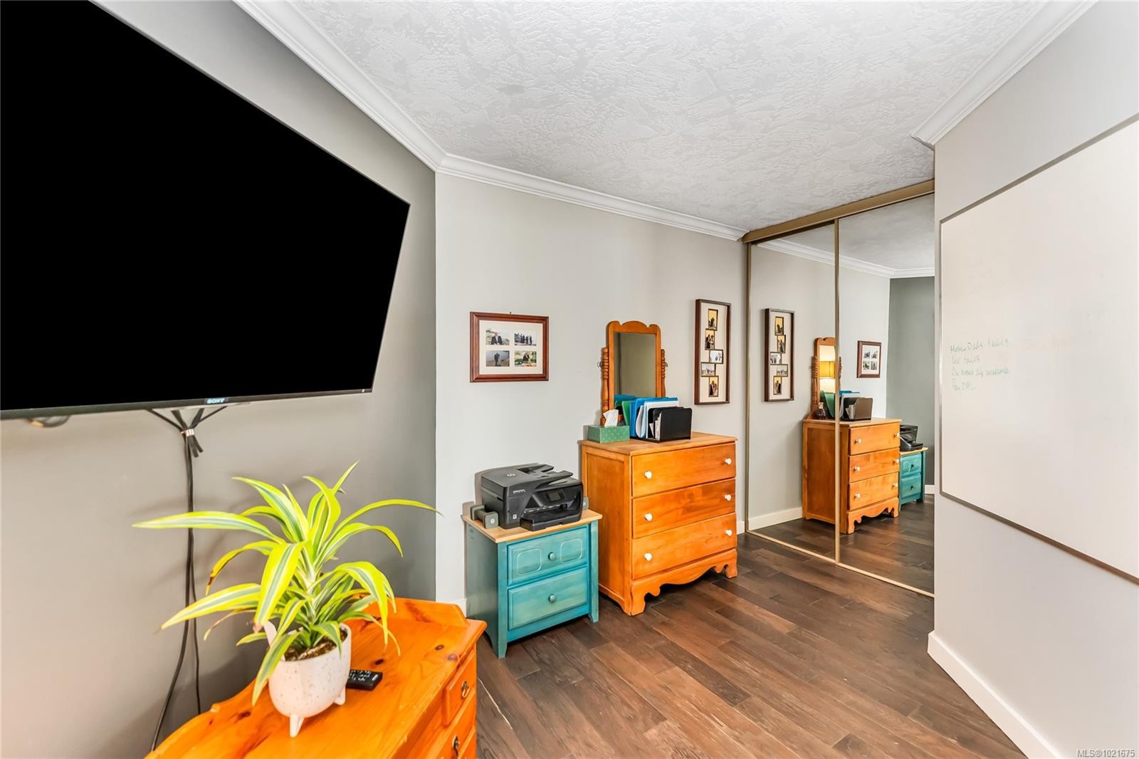 102-40 Gorge Rd West, Saanich, BC - Indoor