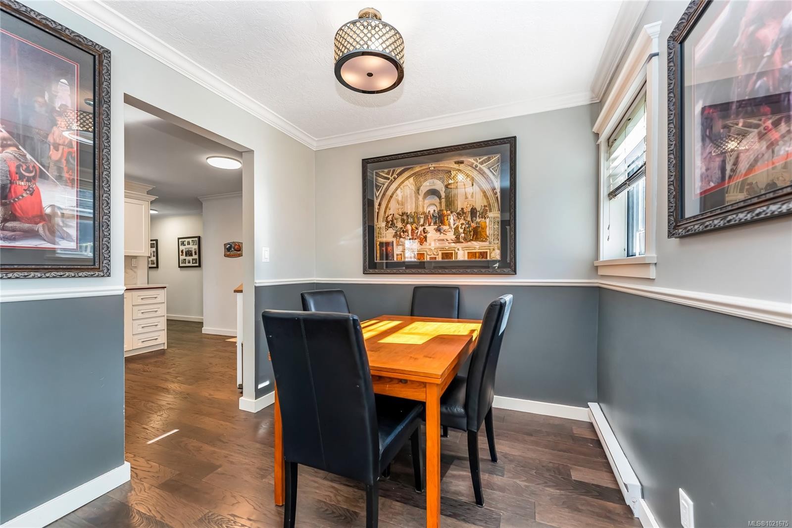 102-40 Gorge Rd West, Saanich, BC - Indoor Photo Showing Dining Room