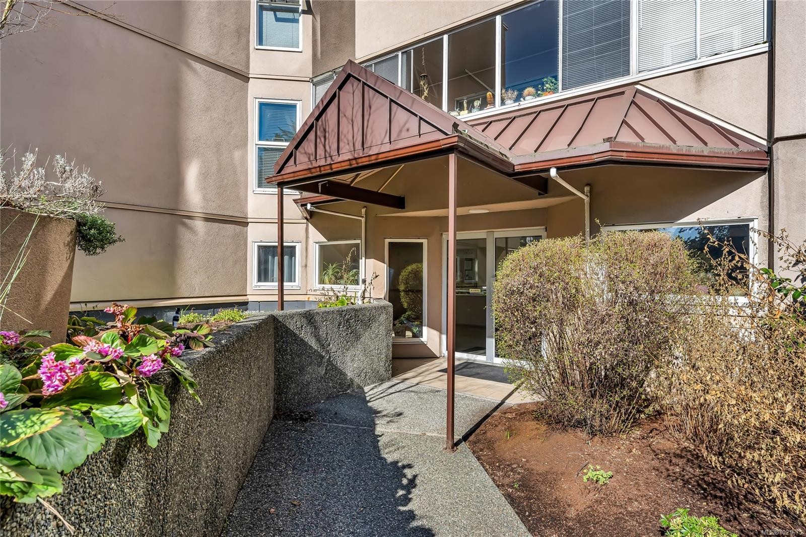 102-40 Gorge Rd West, Saanich, BC - Outdoor With Exterior