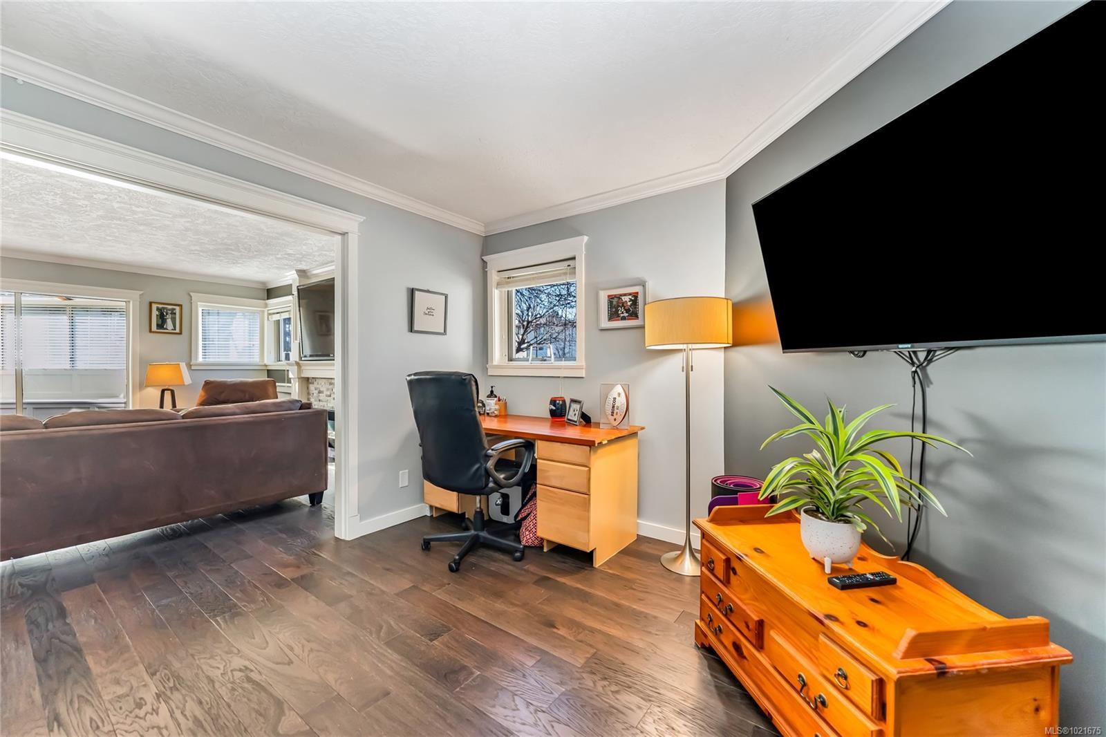 102-40 Gorge Rd West, Saanich, BC - Indoor