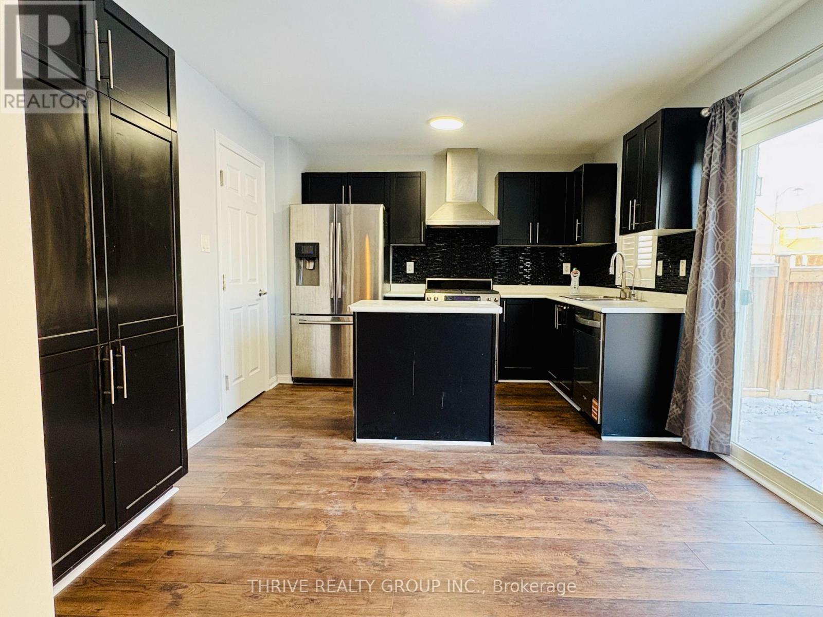 1029 Farmstead. Drive, Milton (Wi Willmott), ON - Indoor Photo Showing Kitchen