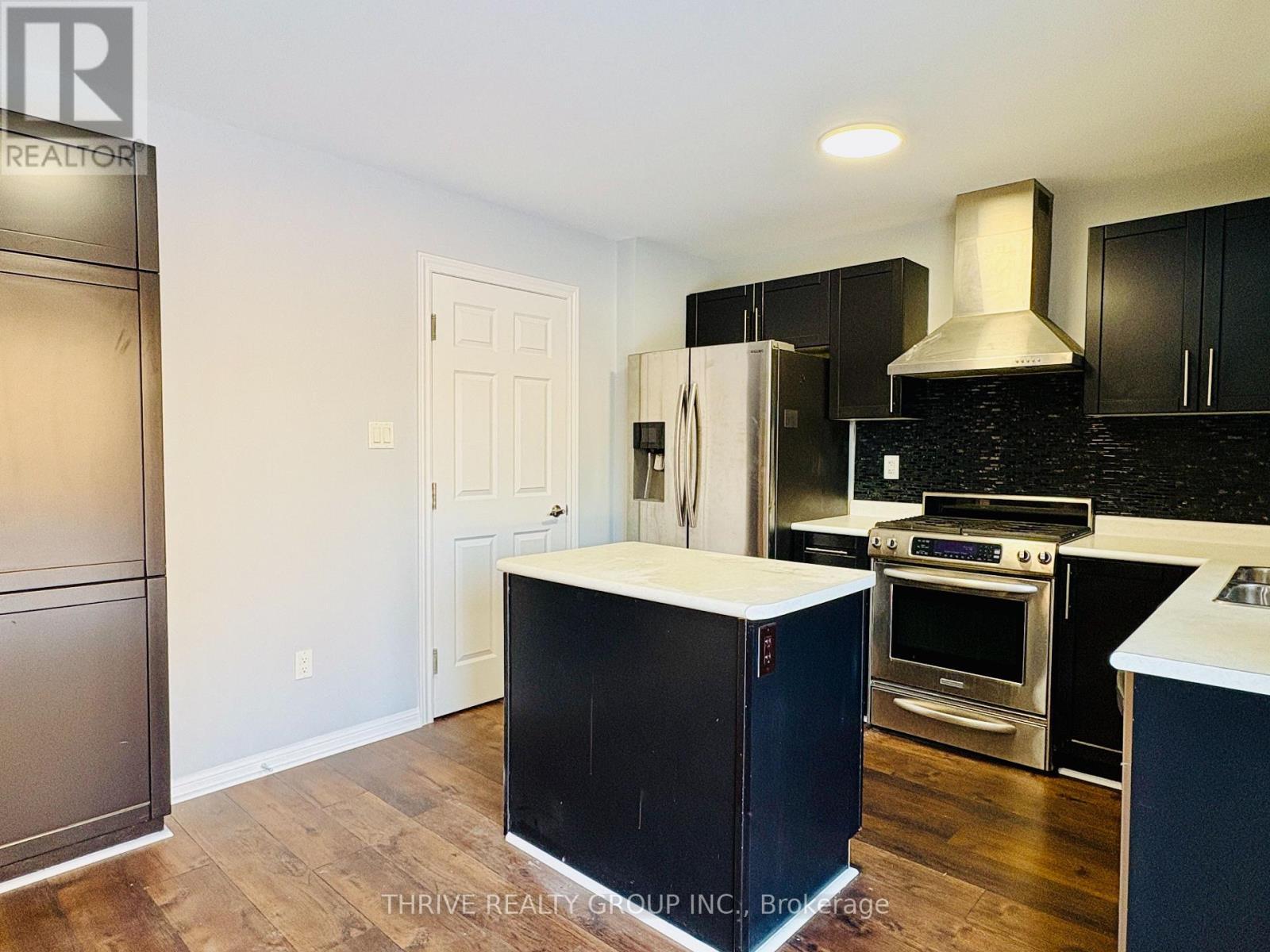 1029 Farmstead. Drive, Milton (Wi Willmott), ON - Indoor Photo Showing Kitchen With Stainless Steel Kitchen