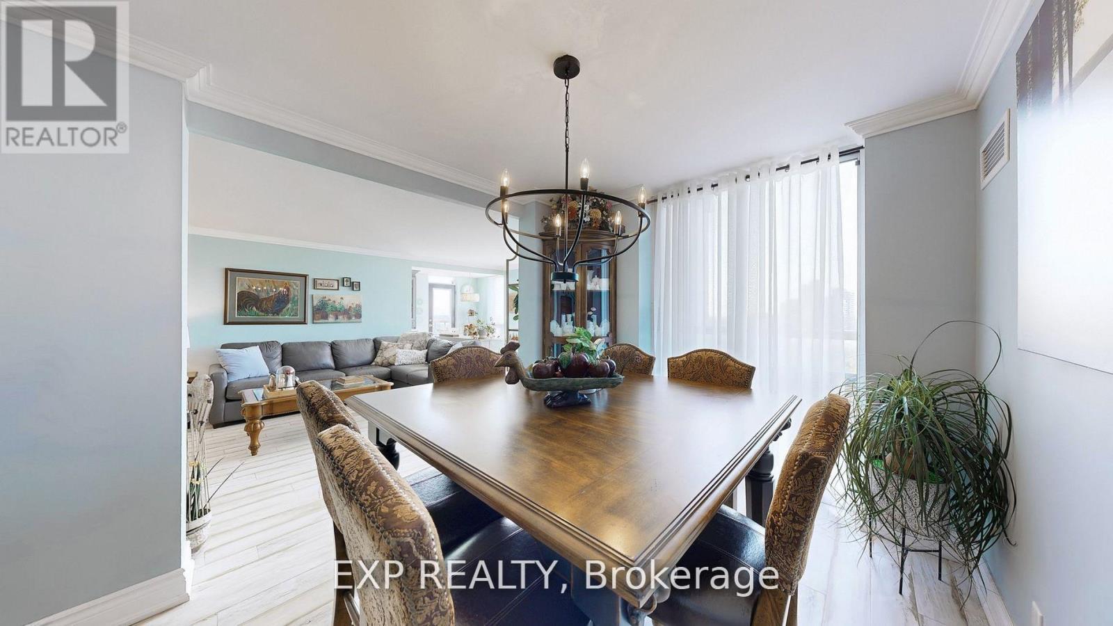 Ph6 - 29 Northern Heights Drive, Richmond Hill, ON - Indoor Photo Showing Dining Room