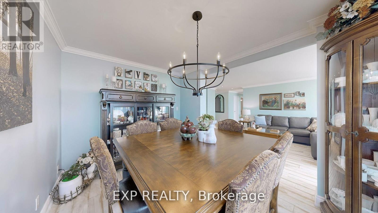 Ph6 - 29 Northern Heights Drive, Richmond Hill, ON - Indoor Photo Showing Dining Room