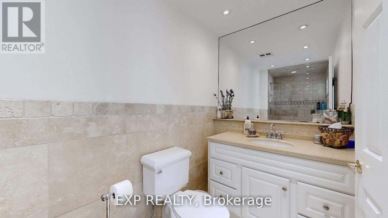 Ph6 - 29 Northern Heights Drive, Richmond Hill, ON - Indoor Photo Showing Bathroom