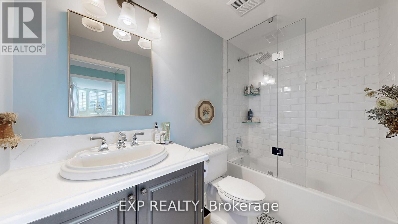 Ph6 - 29 Northern Heights Drive, Richmond Hill, ON - Indoor Photo Showing Bathroom