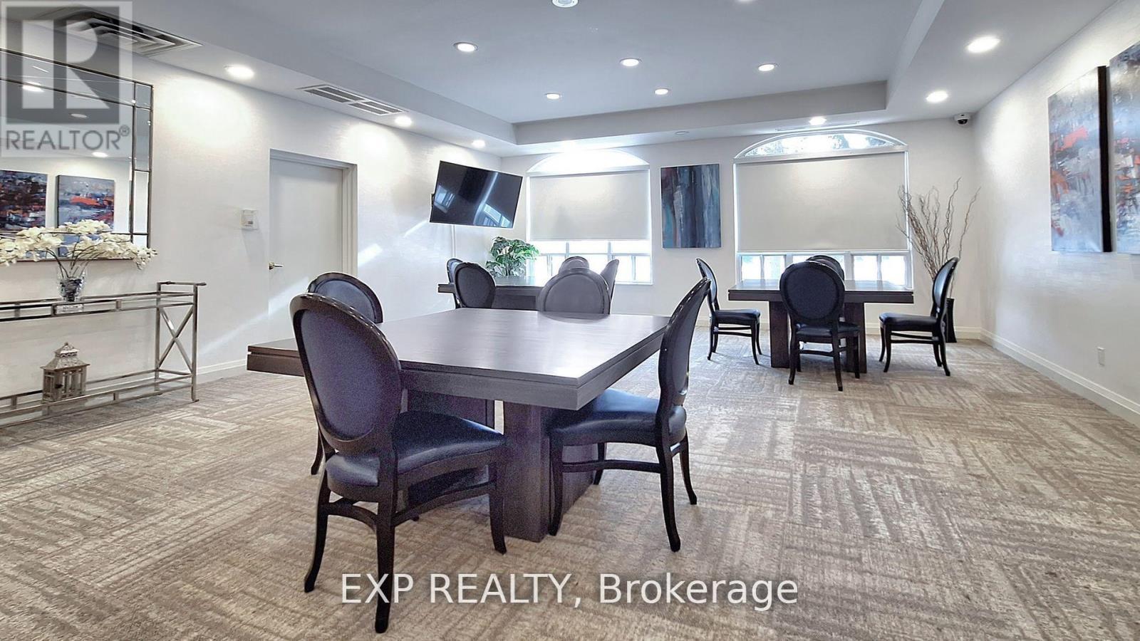 Ph6 - 29 Northern Heights Drive, Richmond Hill, ON - Indoor Photo Showing Dining Room