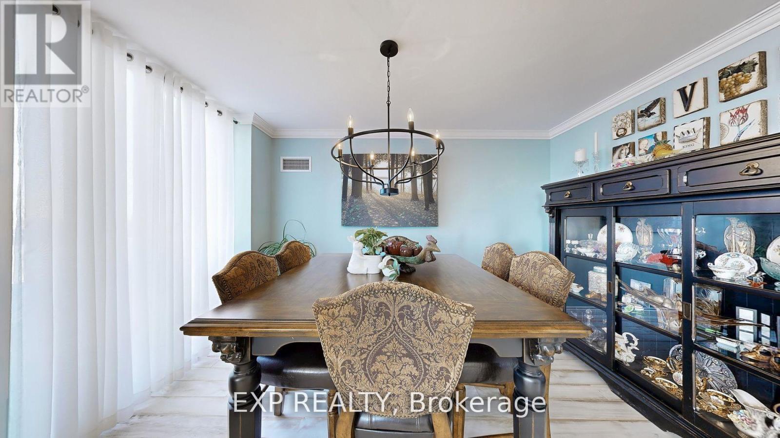 Ph6 - 29 Northern Heights Drive, Richmond Hill, ON - Indoor Photo Showing Dining Room