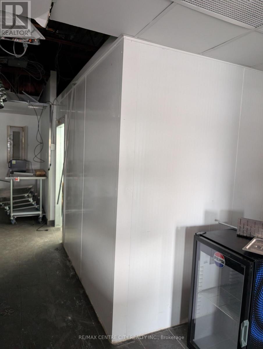 1544 Dundas Street, London East (East H), ON