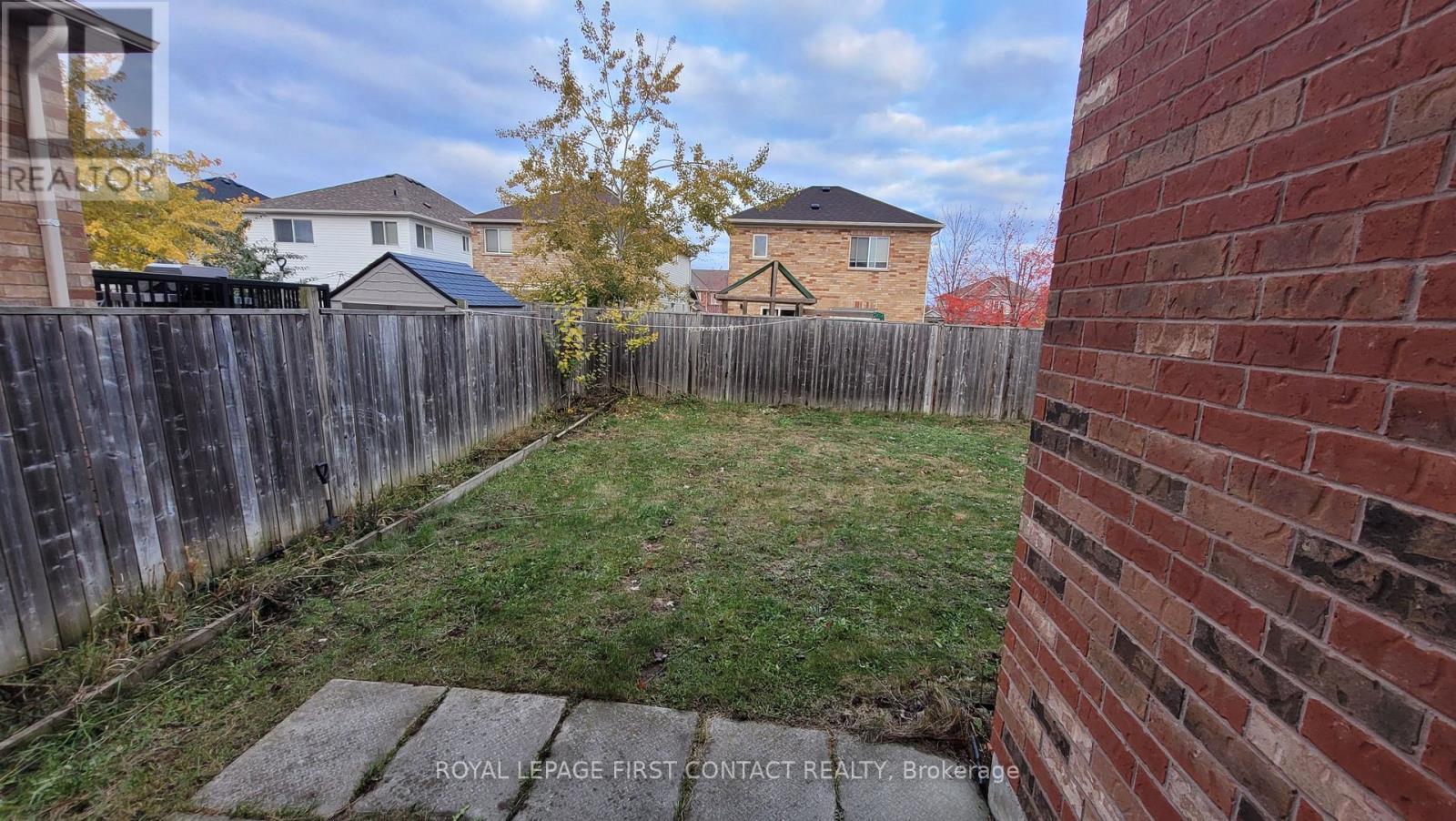 Upper - 58 Lake Crescent, Barrie, ON - Outdoor