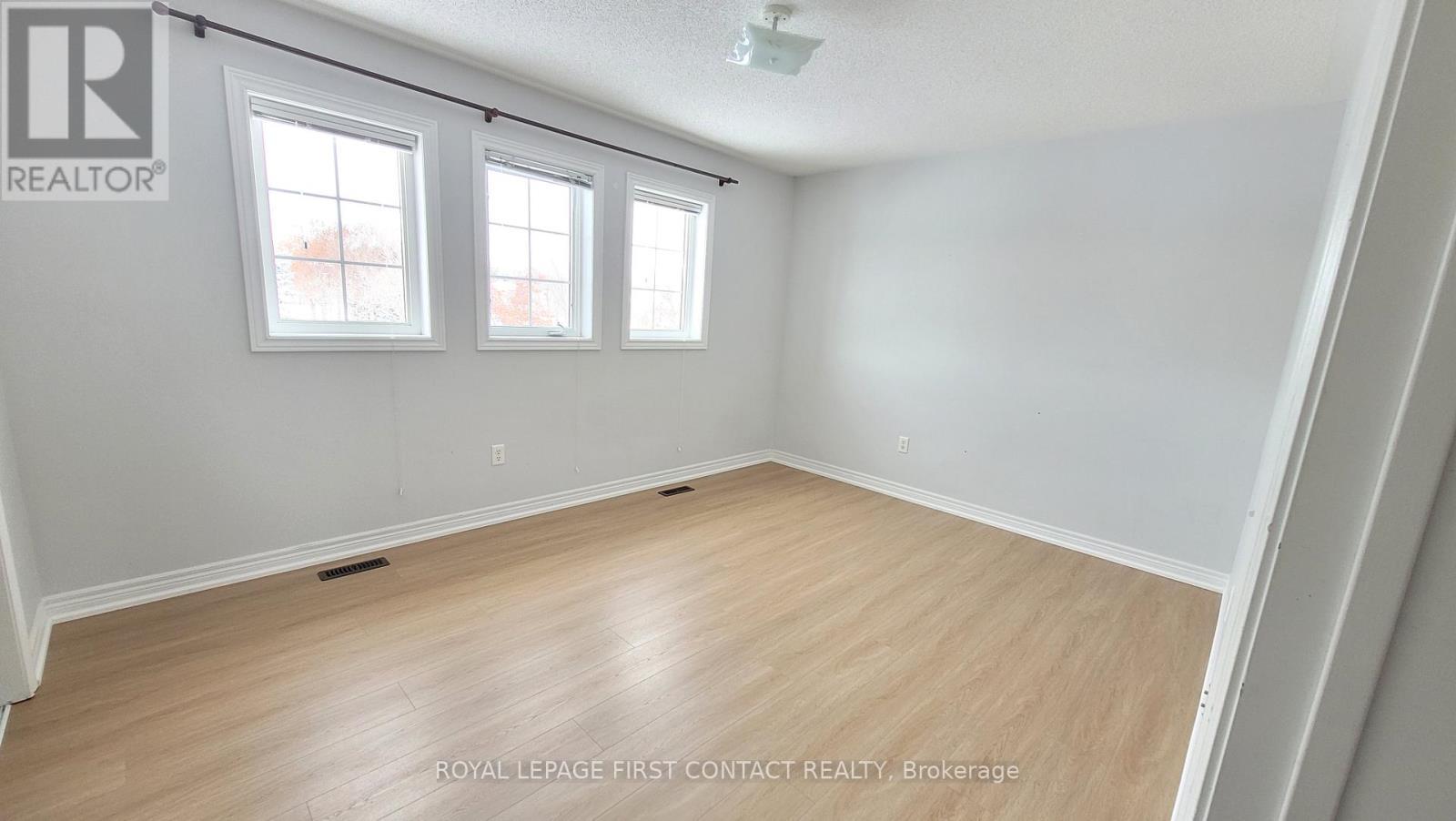 Upper - 58 Lake Crescent, Barrie, ON - Indoor Photo Showing Other Room