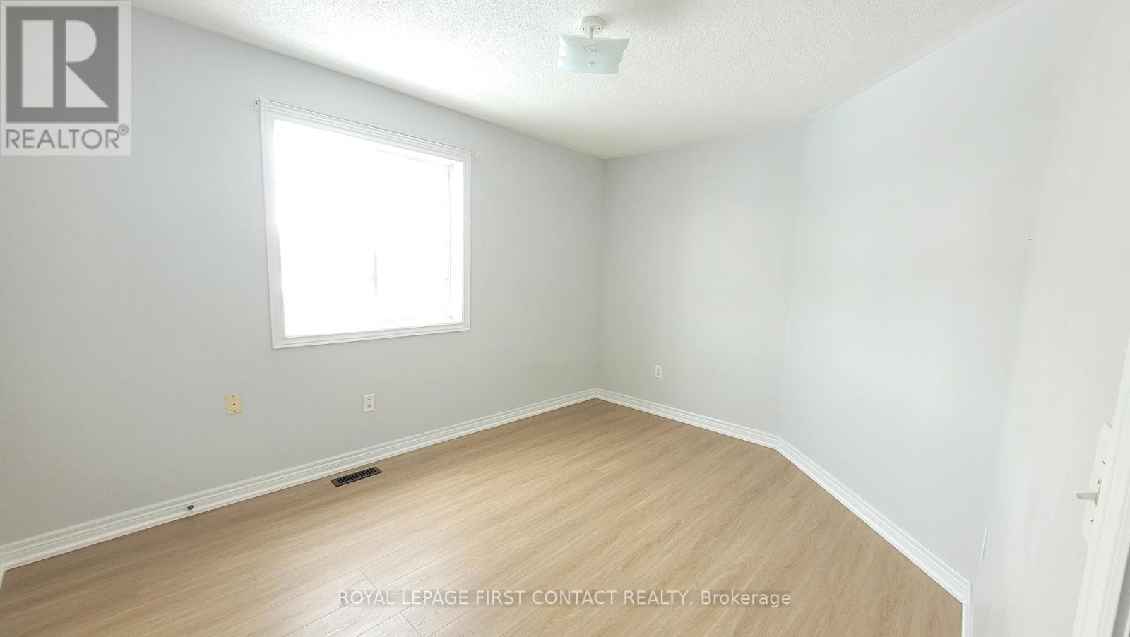 Upper - 58 Lake Crescent, Barrie, ON - Indoor Photo Showing Other Room