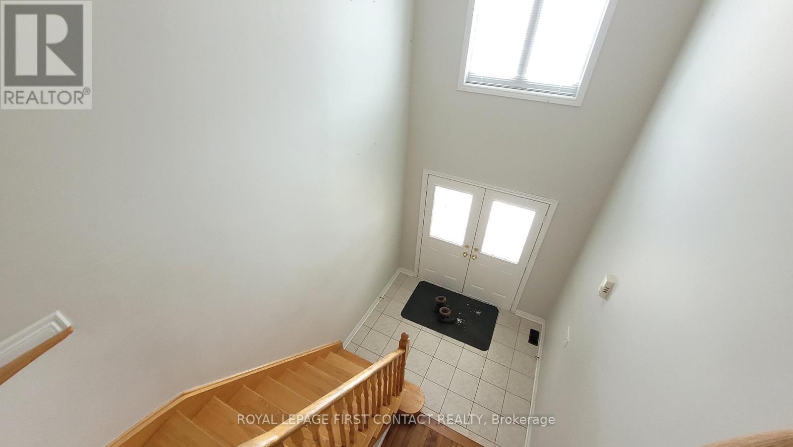 Upper - 58 Lake Crescent, Barrie, ON - Indoor Photo Showing Other Room