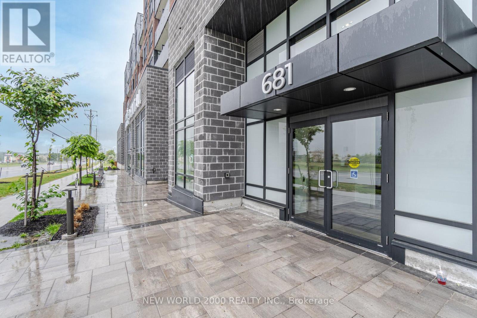 Ph720 - 681 Yonge Street, Barrie, ON - Outdoor