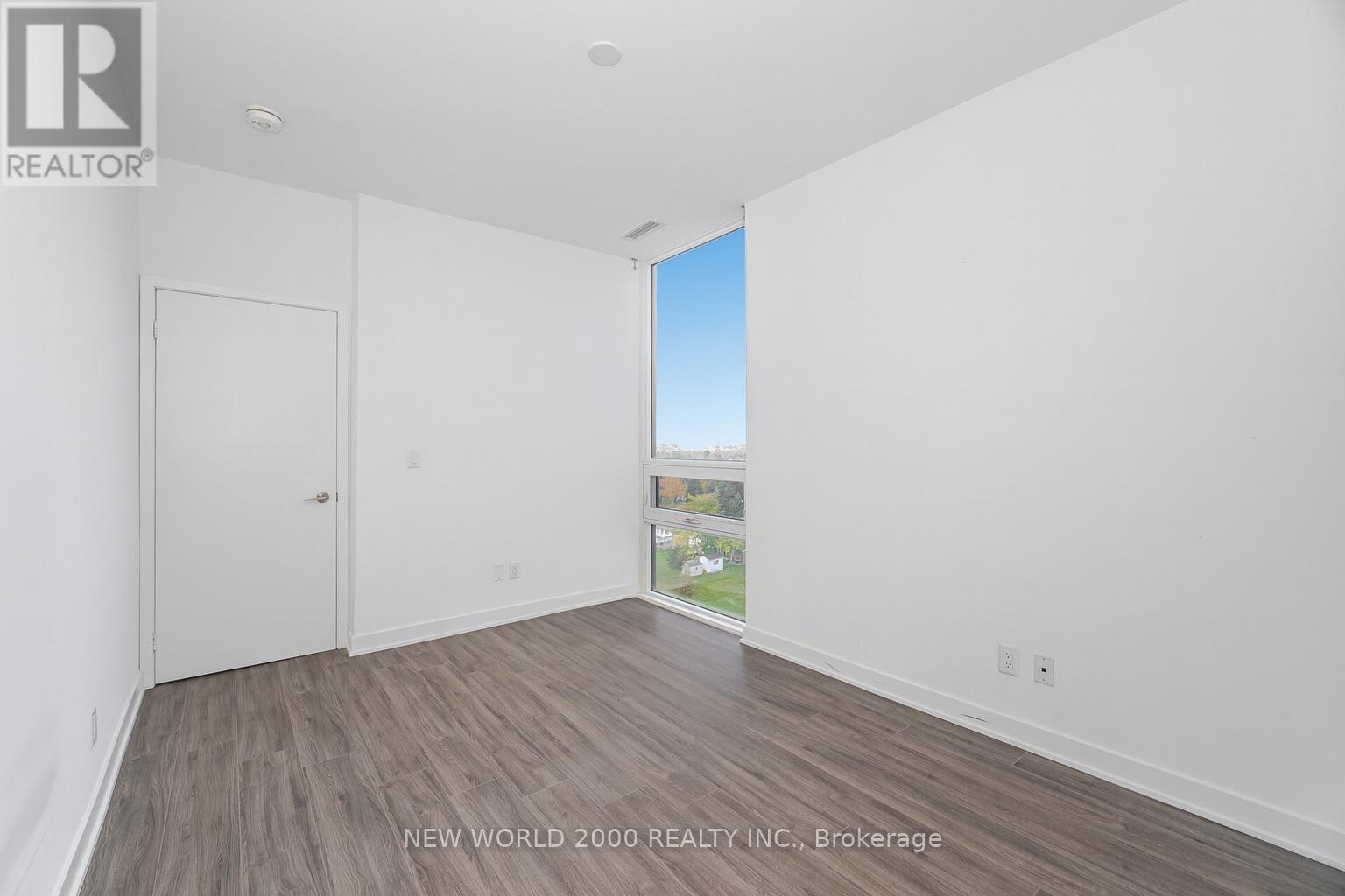 Ph720 - 681 Yonge Street, Barrie, ON - Indoor Photo Showing Other Room