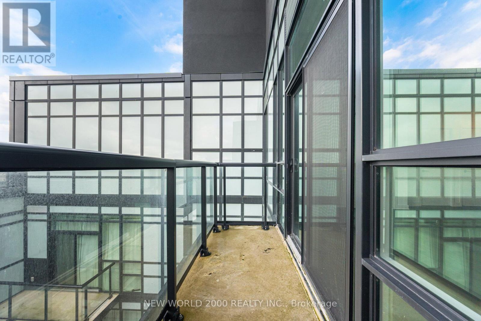 Ph720 - 681 Yonge Street, Barrie, ON -