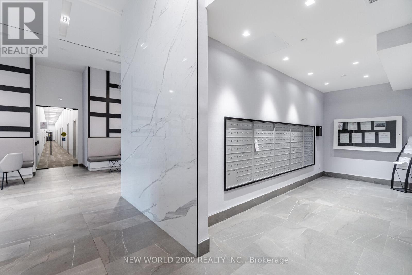 Ph720 - 681 Yonge Street, Barrie, ON - Indoor Photo Showing Other Room