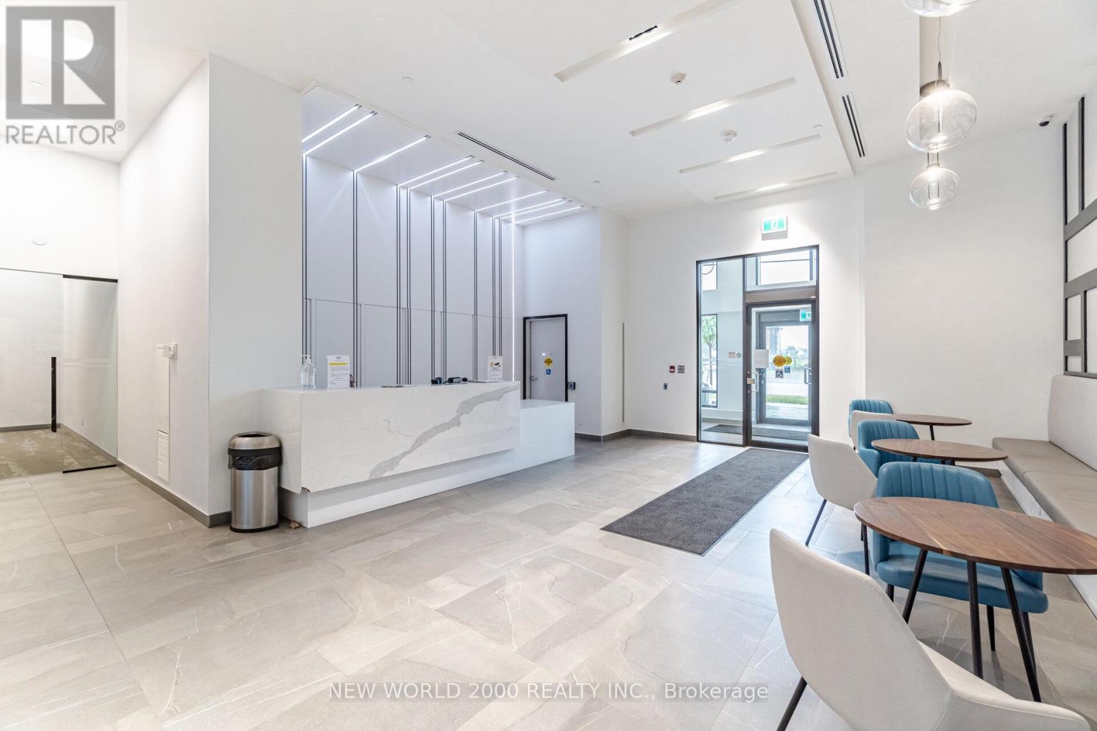 Ph720 - 681 Yonge Street, Barrie, ON - Indoor Photo Showing Other Room