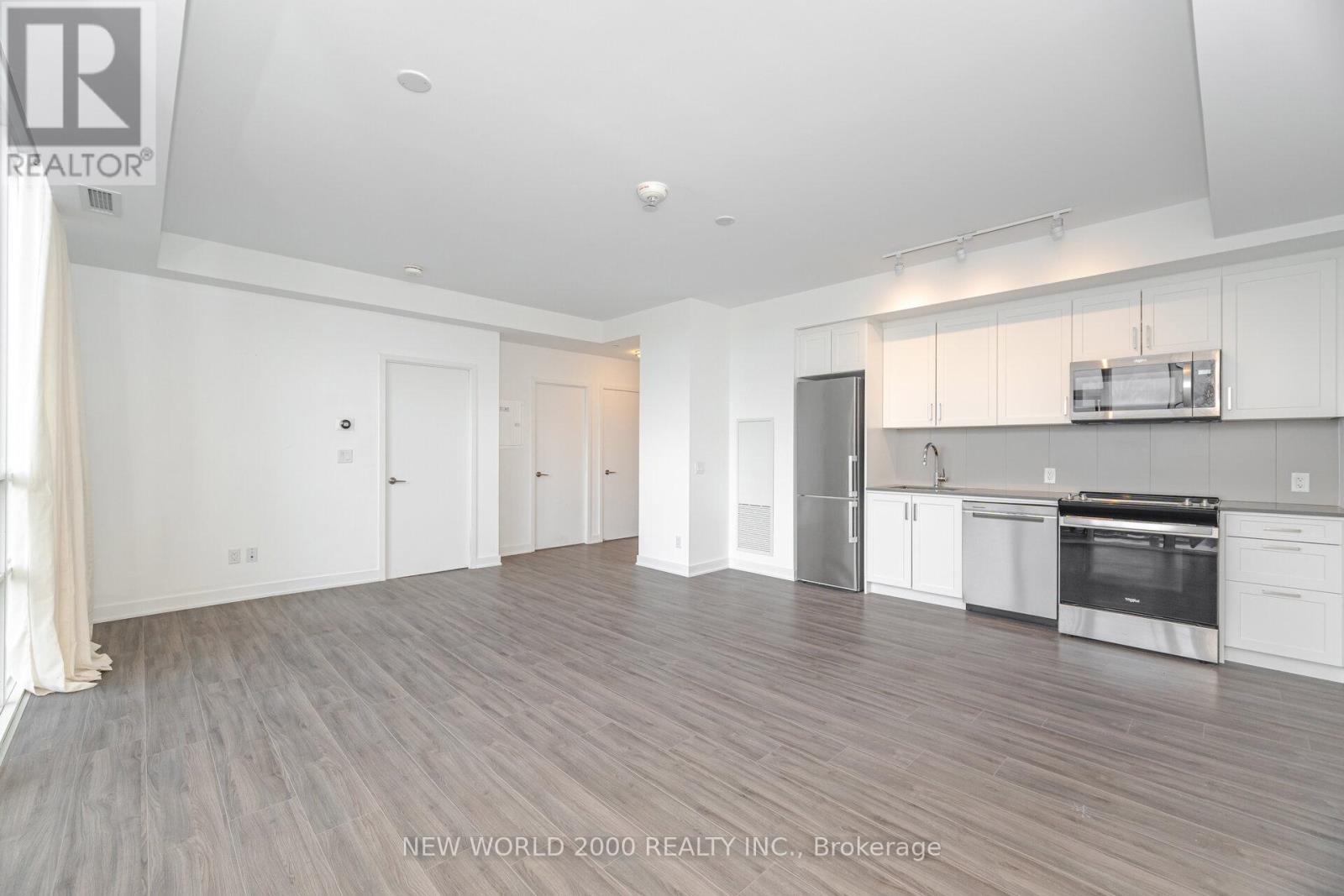 Ph720 - 681 Yonge Street, Barrie, ON - Indoor Photo Showing Kitchen