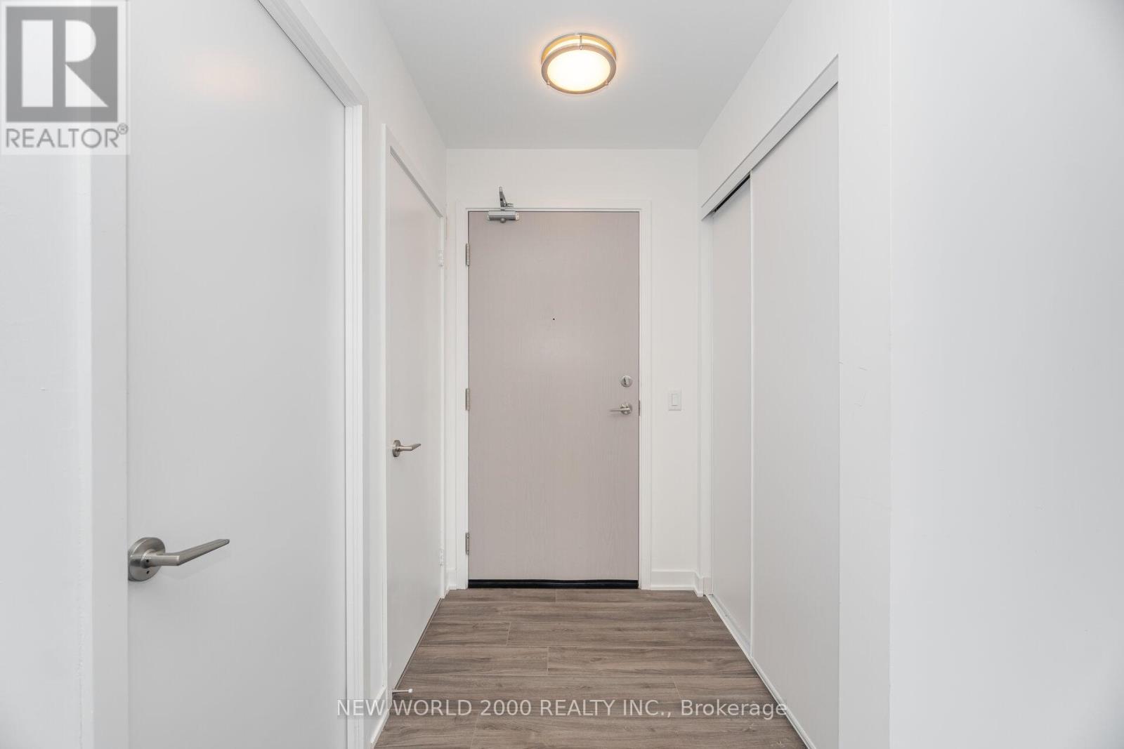 Ph720 - 681 Yonge Street, Barrie, ON - Indoor Photo Showing Other Room