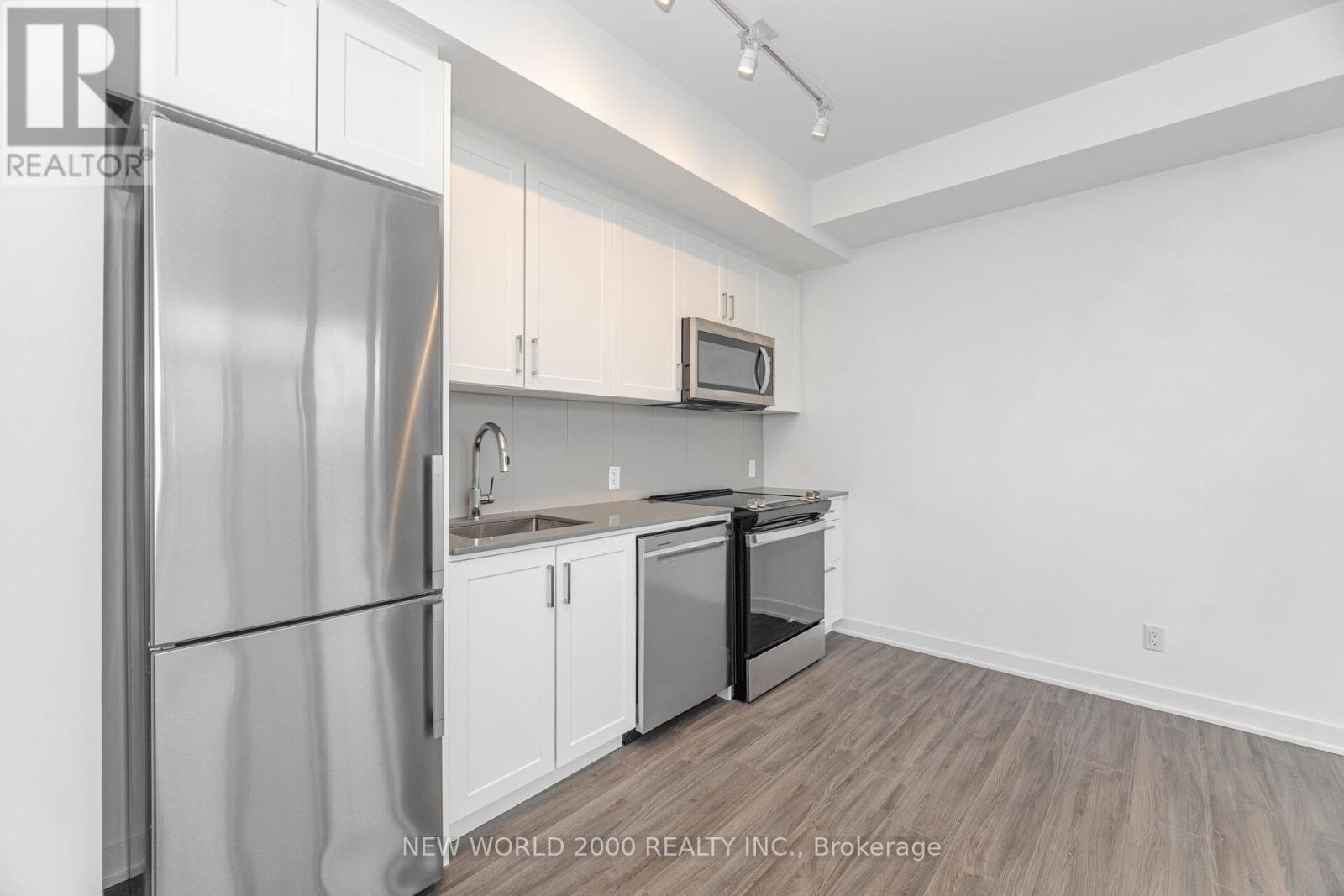 Ph720 - 681 Yonge Street, Barrie, ON - Indoor Photo Showing Kitchen