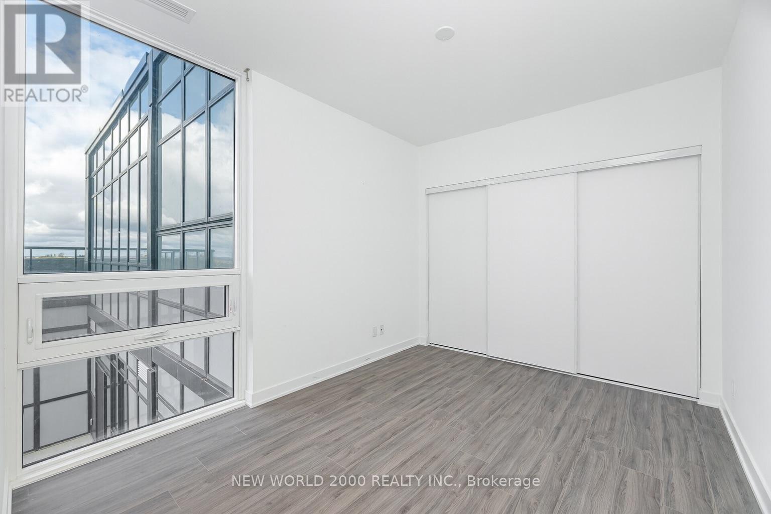 Ph720 - 681 Yonge Street, Barrie, ON - Indoor Photo Showing Other Room