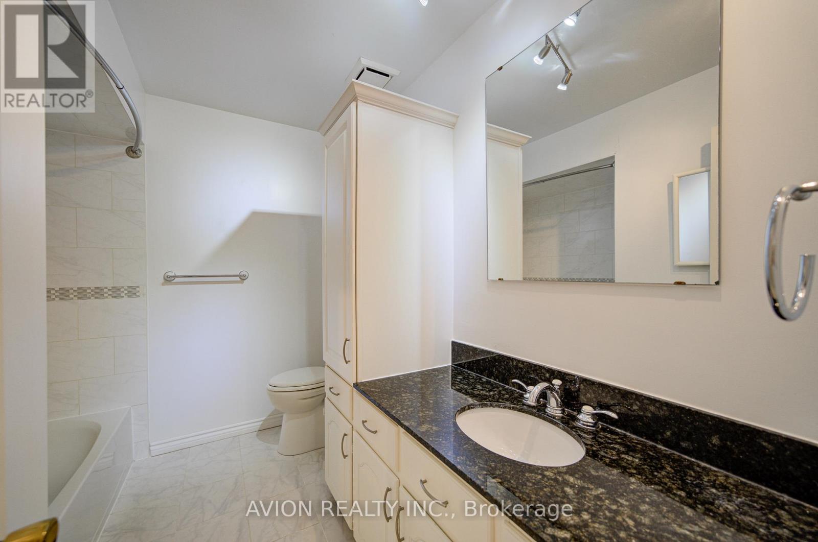 31 Charnwood Place, Markham, ON - Indoor Photo Showing Bathroom