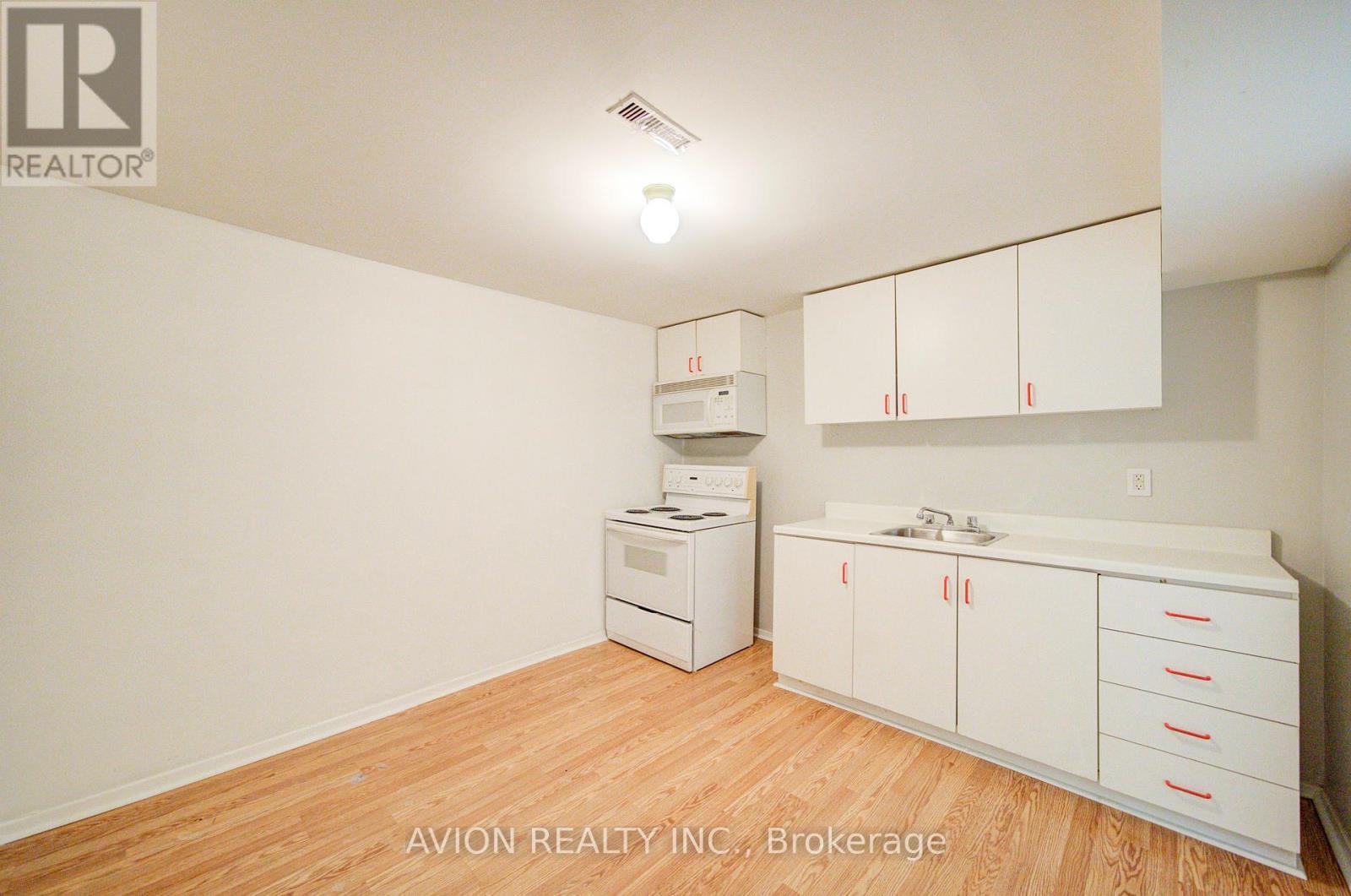 31 Charnwood Place, Markham, ON - Indoor Photo Showing Kitchen
