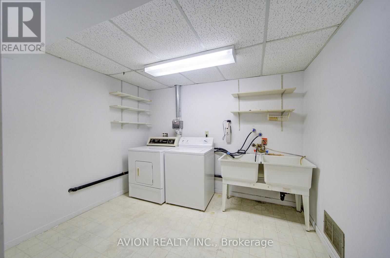 31 Charnwood Place, Markham, ON - Indoor Photo Showing Laundry Room