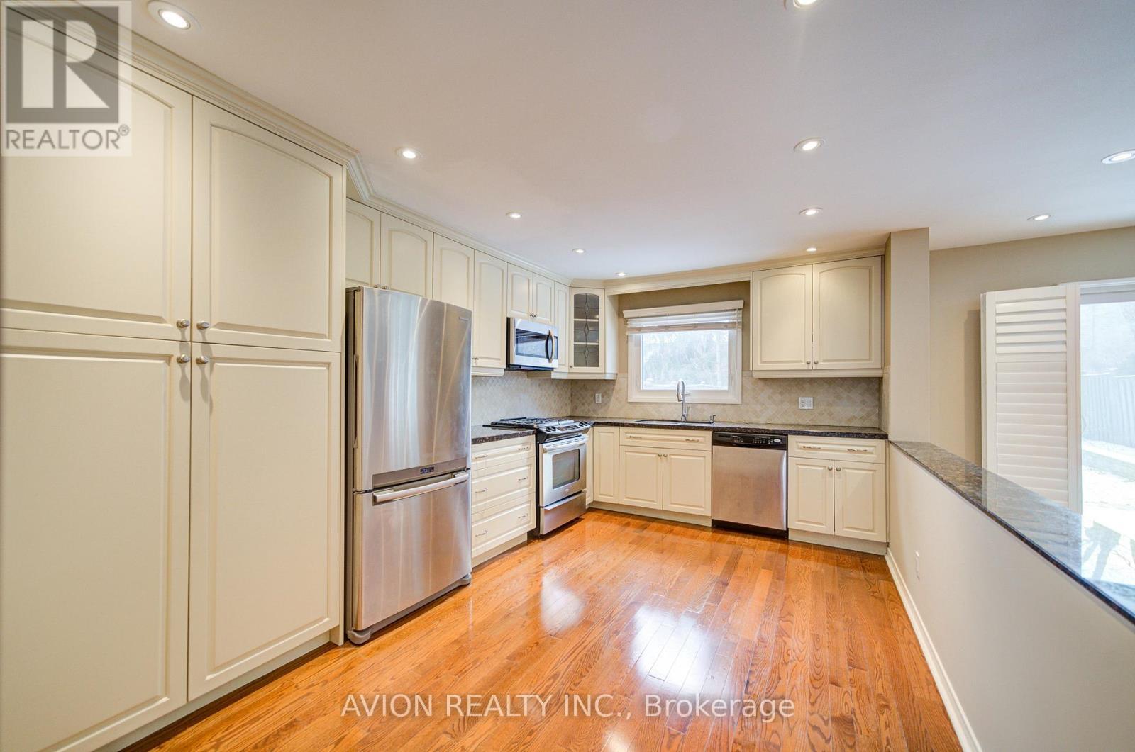 31 Charnwood Place, Markham, ON - Indoor Photo Showing Kitchen