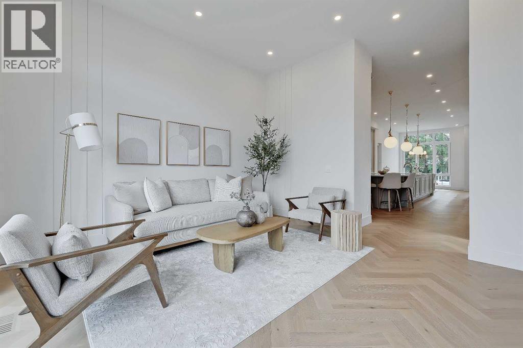 2322 54 Avenue Sw, Calgary, AB - Indoor