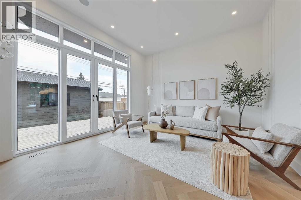 2322 54 Avenue Sw, Calgary, AB - Indoor Photo Showing Other Room