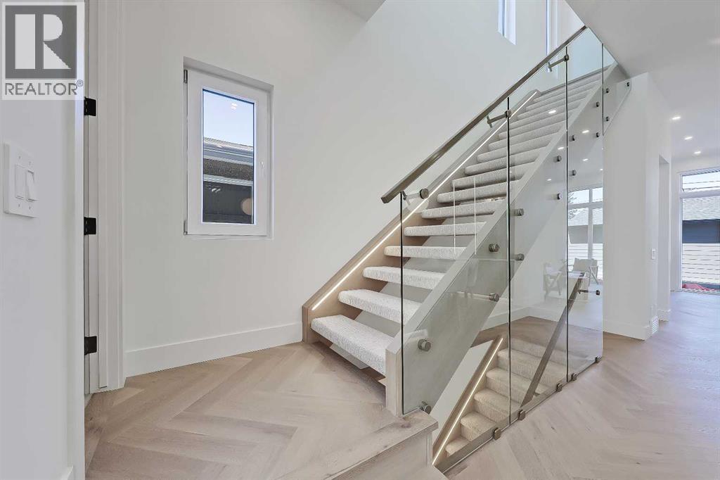 2322 54 Avenue Sw, Calgary, AB - Indoor Photo Showing Other Room