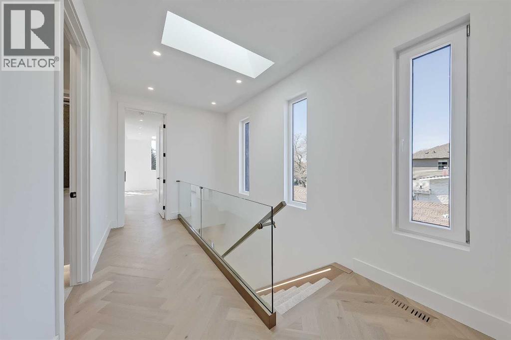 2322 54 Avenue Sw, Calgary, AB - Indoor Photo Showing Other Room