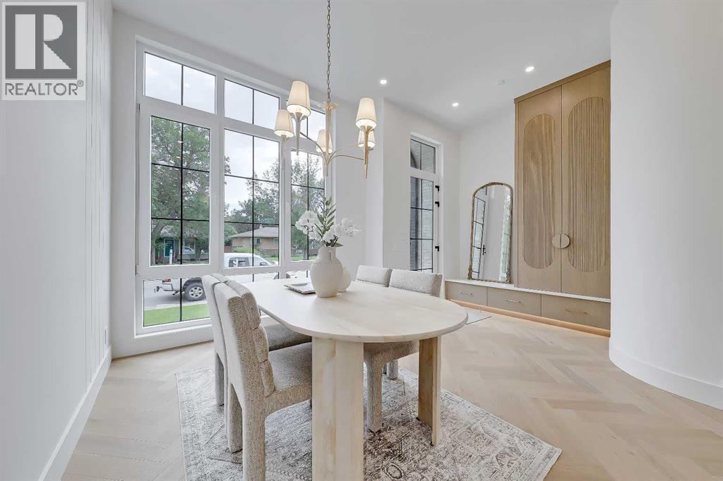 2322 54 Avenue Sw, Calgary, AB - Indoor Photo Showing Dining Room