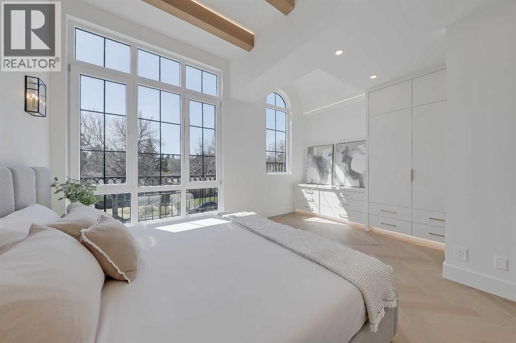 2322 54 Avenue Sw, Calgary, AB - Indoor Photo Showing Bedroom