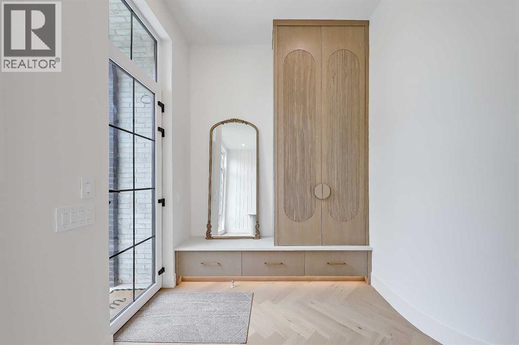 2322 54 Avenue Sw, Calgary, AB - Indoor Photo Showing Other Room