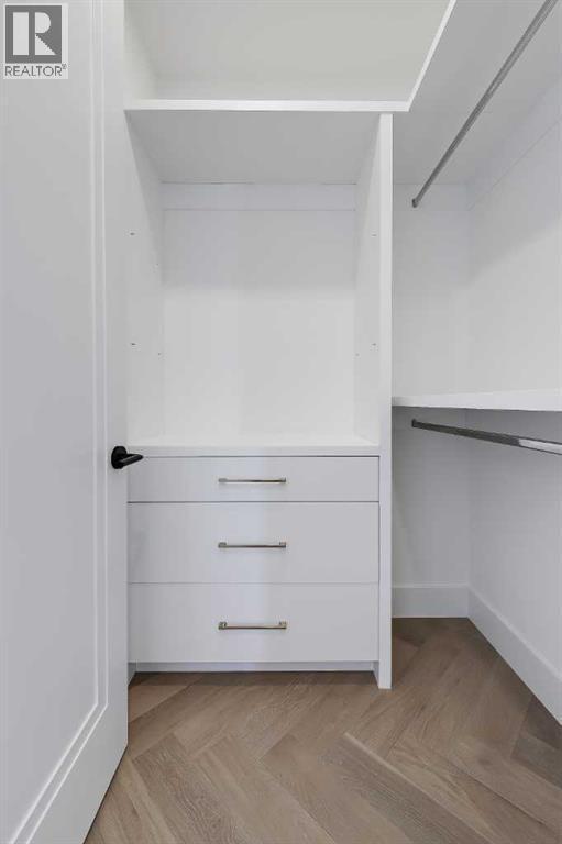 2322 54 Avenue Sw, Calgary, AB - Indoor