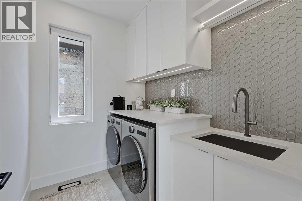 2322 54 Avenue Sw, Calgary, AB - Indoor Photo Showing Laundry Room