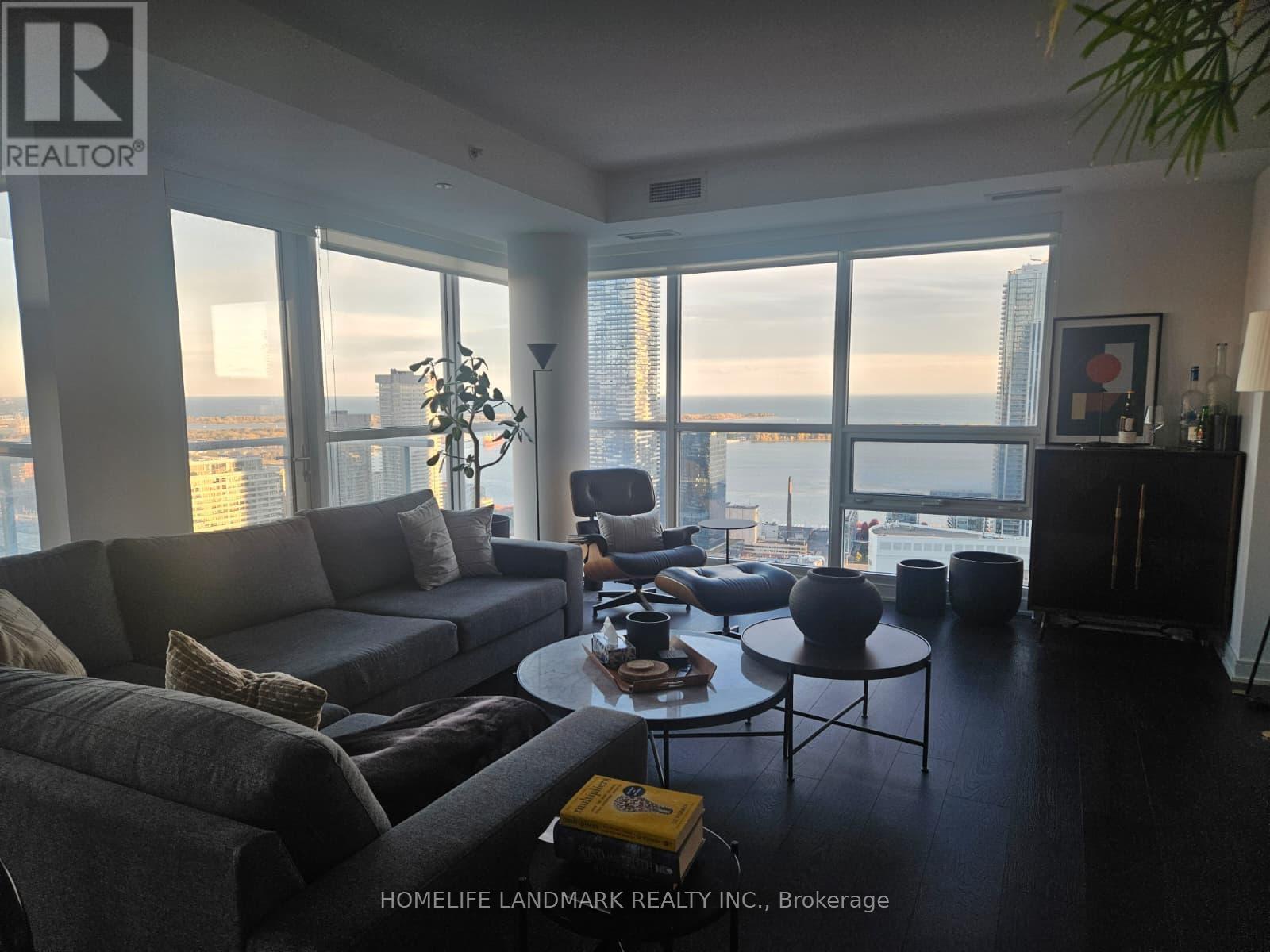 4407 - 88 Scott Street, Toronto, ON - Indoor Photo Showing Living Room