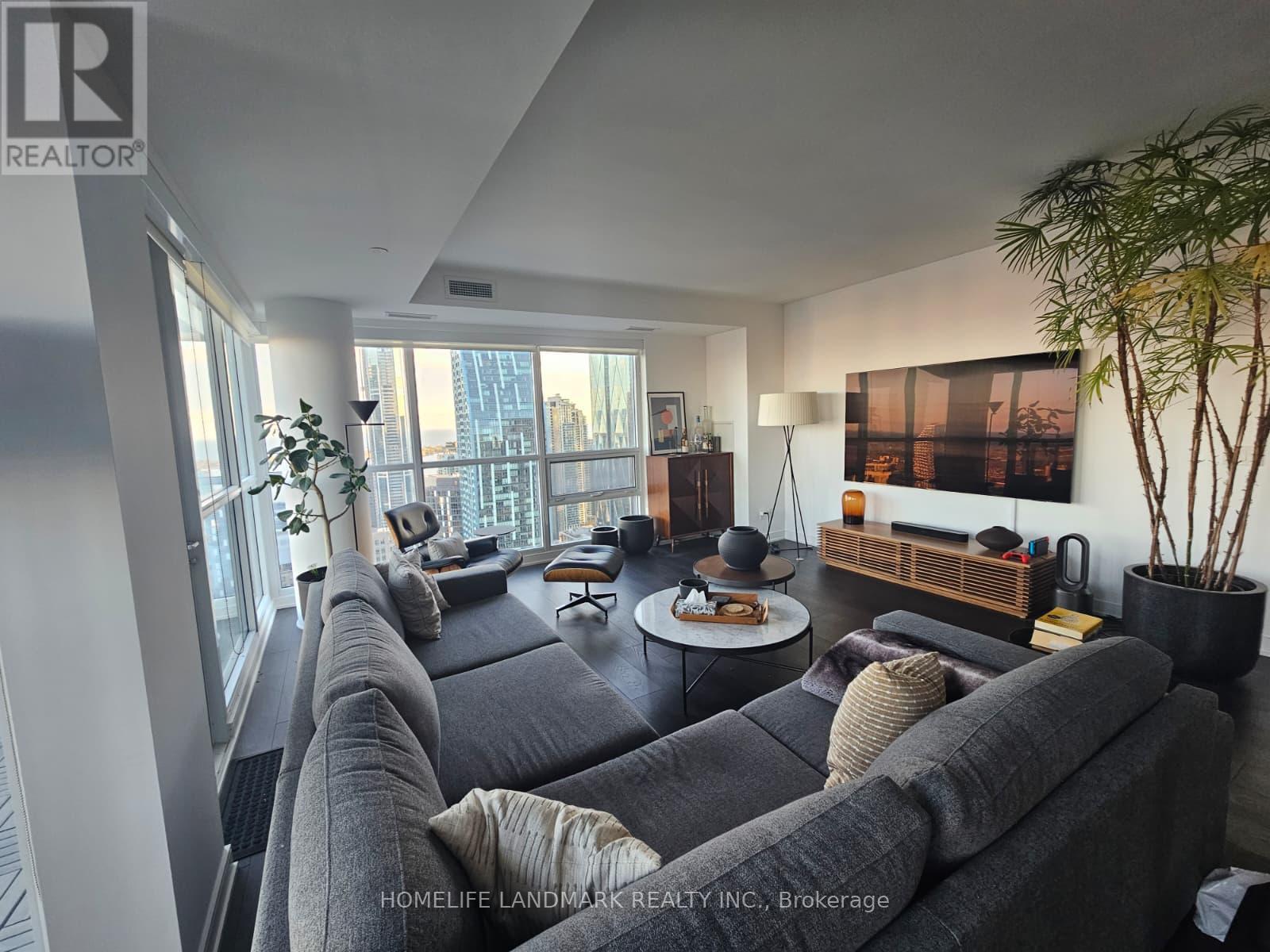 4407 - 88 Scott Street, Toronto, ON - Indoor Photo Showing Living Room